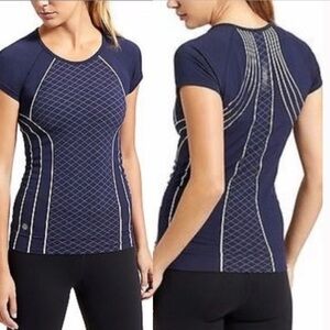 Athleta tee
